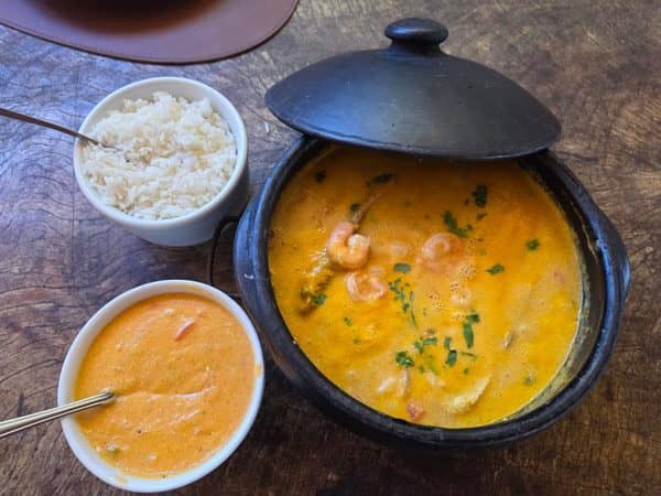 Moqueca de Peixe ao Molho de Camarão